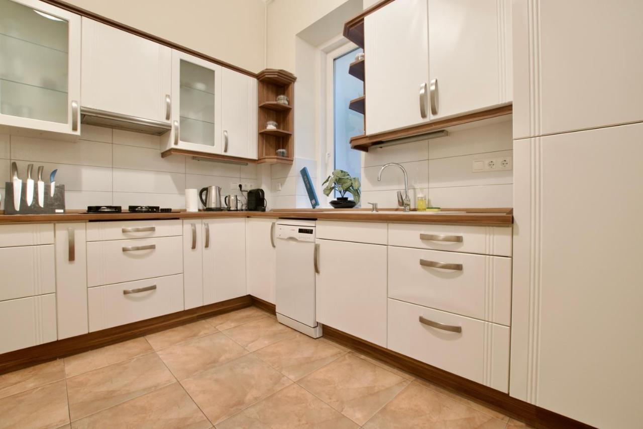 Standard Apartment By Hi5 - St. King Street 16. Boedapest Buitenkant foto