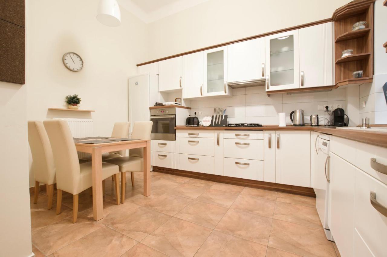 Standard Apartment By Hi5 - St. King Street 16. Boedapest Buitenkant foto